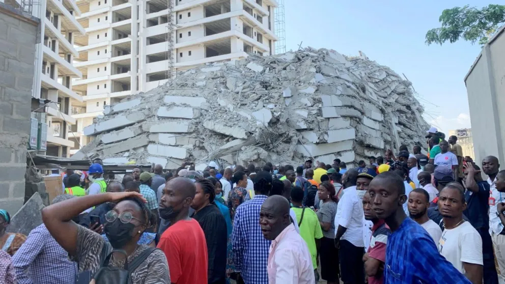 Conmoción en Nigeria tras el derrumbe de un edificio de 21 pisos: al menos 4 muertos