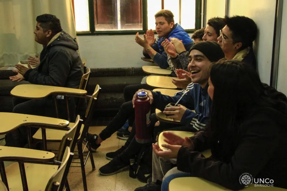 El rector de la UNCO anunció que no pedirán pase sanitario para el ingreso a la universidad 