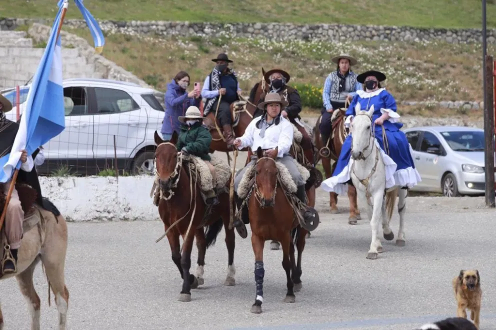 Cambios de recorridos en el TUP por el desfile del Día de la Tradición en calle Onelli