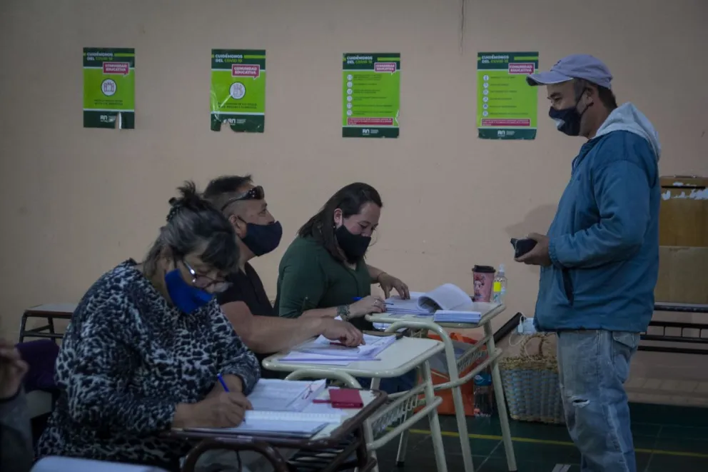Con buena concurrencia se realizan las elecciones de la CEB