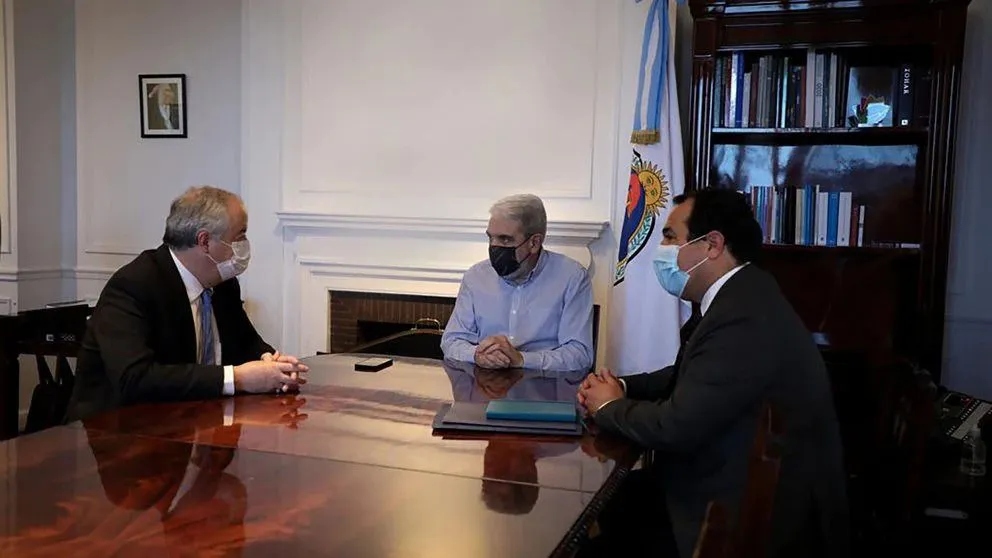 Inteligencia chilena dice que mapuches trafican armas y drogas con uso intensivo del paso Cardenal Samoré