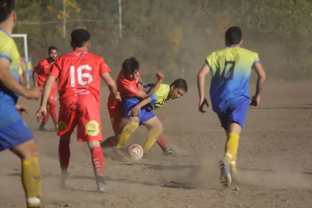 Ganó Dina Huapi, Goleó Torino y el CAB venció a Luna