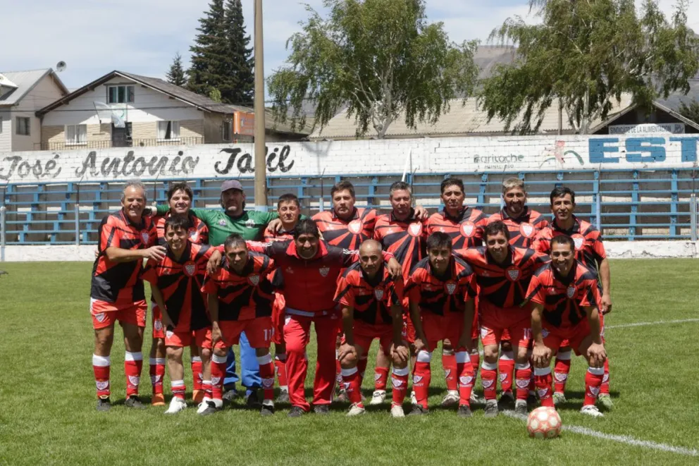 Con dos grandes partidos, se define la primera fase