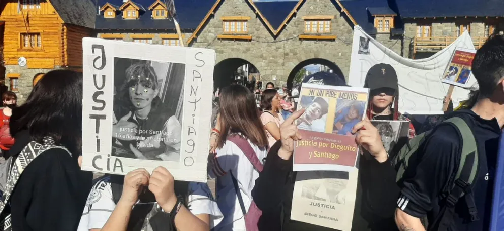 "Nos matan a los pibes en la cara de la gente"