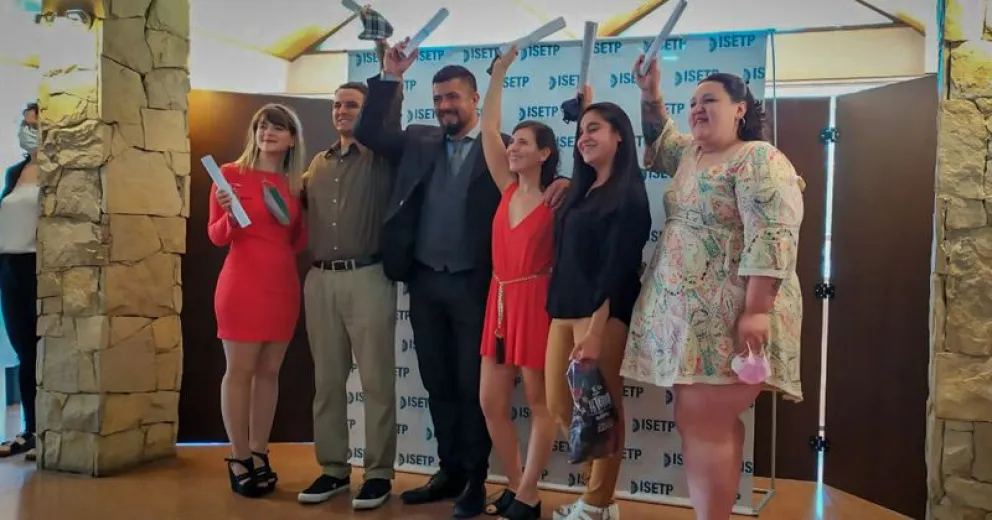 Egresaron 30 estudiantes del ISETP y ya se encuentra abierta la inscripción para el 2022