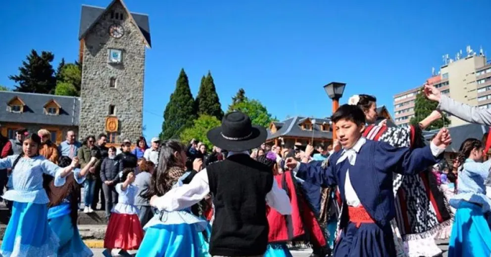Invitan al Folklorazo Tradicional en el Centro Cívico  