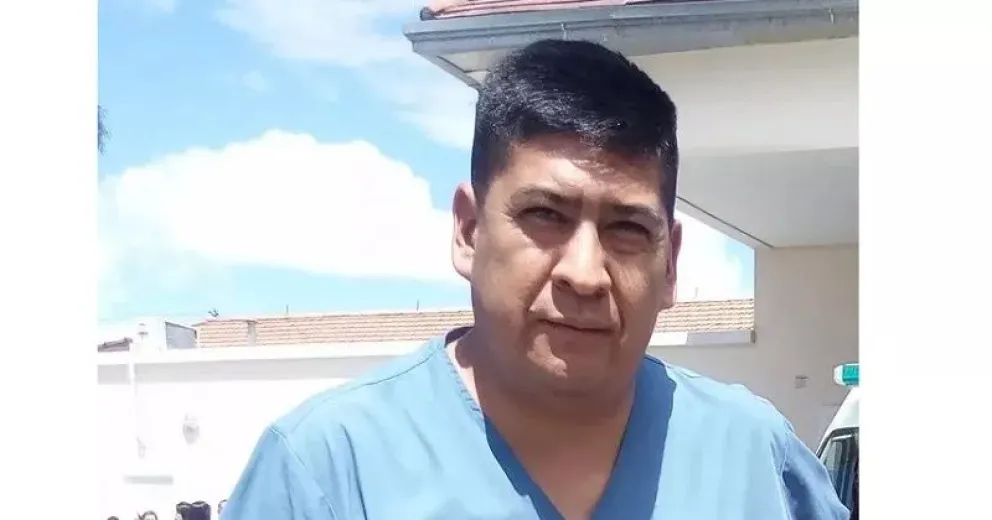 Emocionante gesto de un enfermero de Viedma: le salvó la vida a una nena que se estaba ahogando
