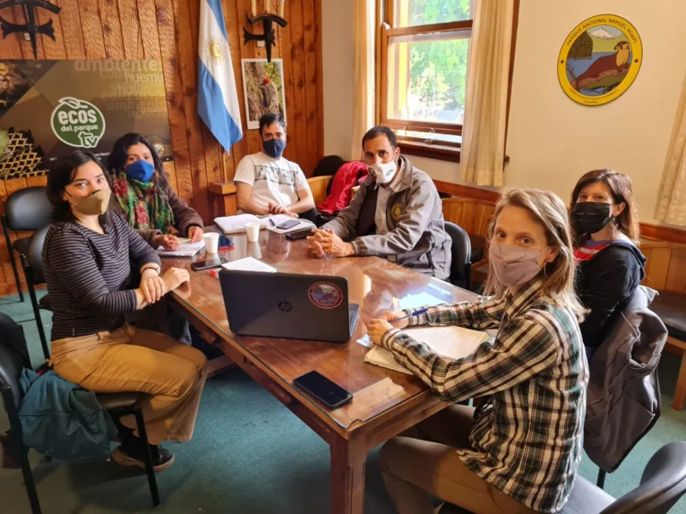 Reunión entre Parques y la Junta Vecinal Península San Pedro por problemática de manejo de costas 