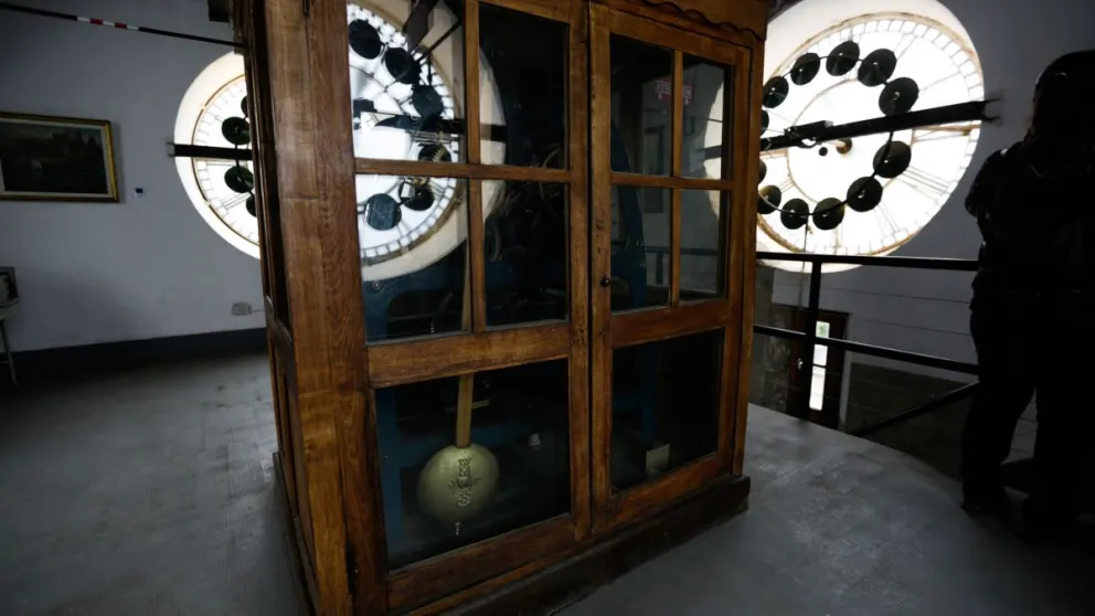 ¿Qué pasó con las figuras de la Torre del Reloj del Centro Cívico?