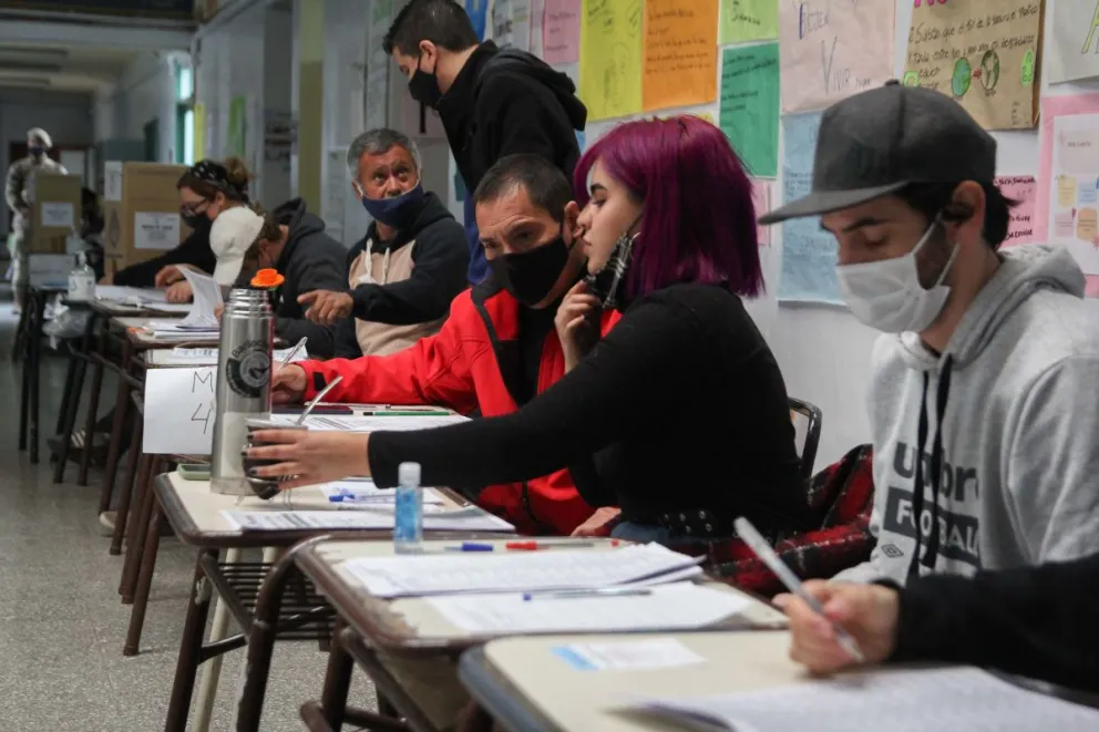 Buscan modificar el Código Electoral "para desapegar las elecciones provinciales de la grieta nacional"