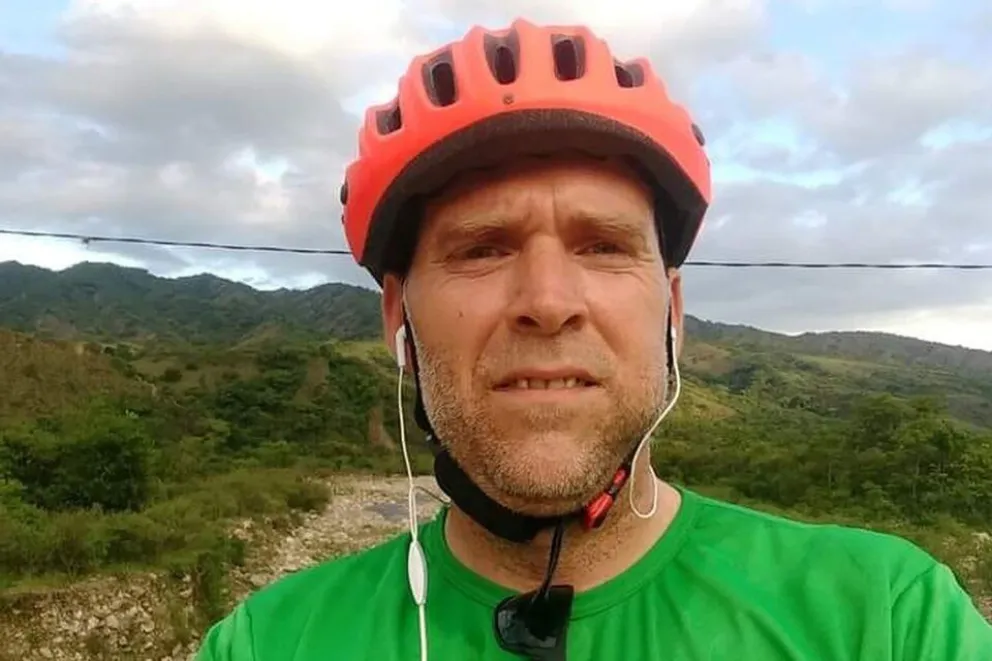Muerte insólita: Andaba en bicicleta y lo prendieron fuego