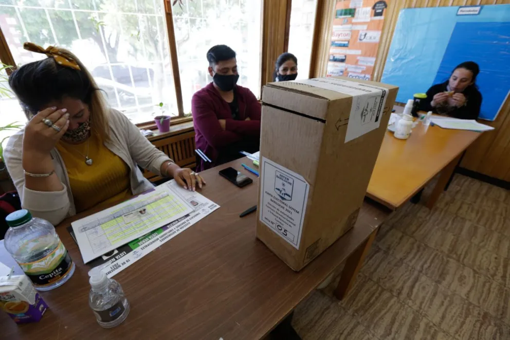 Debate: ¿cambia la fecha de elecciones en Bariloche?