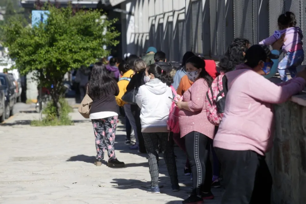 No es necesario hacer largas colas en el hospital para sacar un turno