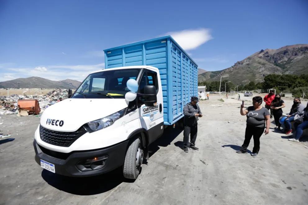 Los recicladores cuentan con un camión nuevo