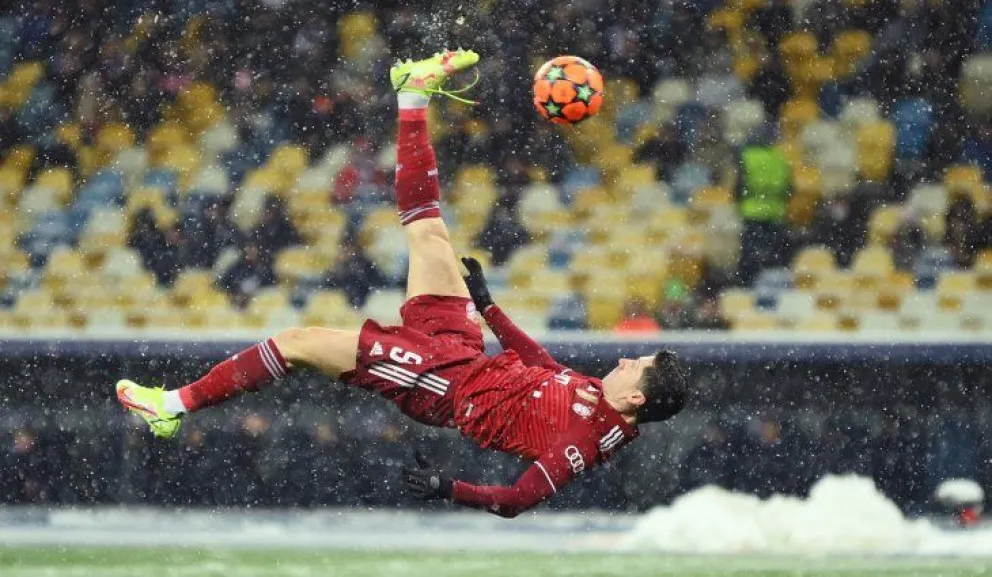 VIDEO: Lewandowski clavó un golazo de chilena en el triunfo al Bayer sobre Dynamo de Kiev