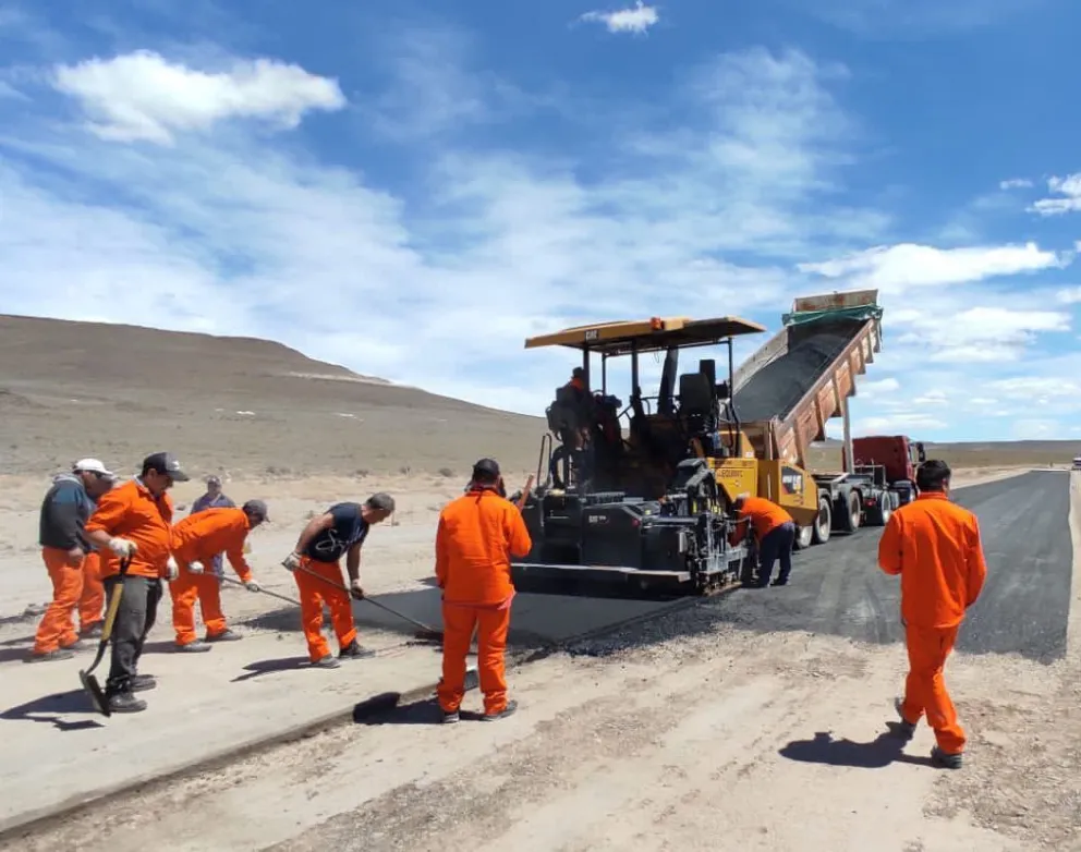 Comienza este jueves la pavimentación entre Ingeniero Jacobacci y Clemente Onelli