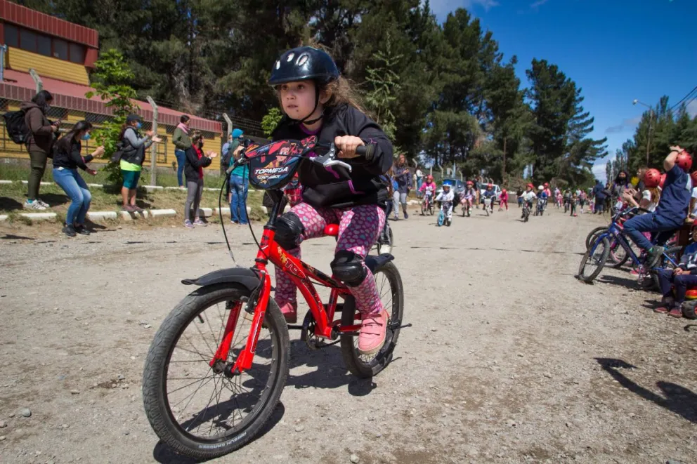 Niños y niñas pedalearon de lo lindo y se divirtieron a lo grande