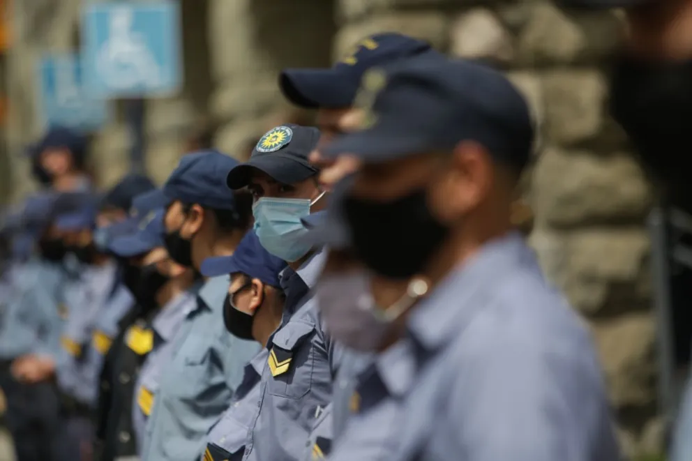 El gobierno implementará un ítem específico para mejorar el salario policial