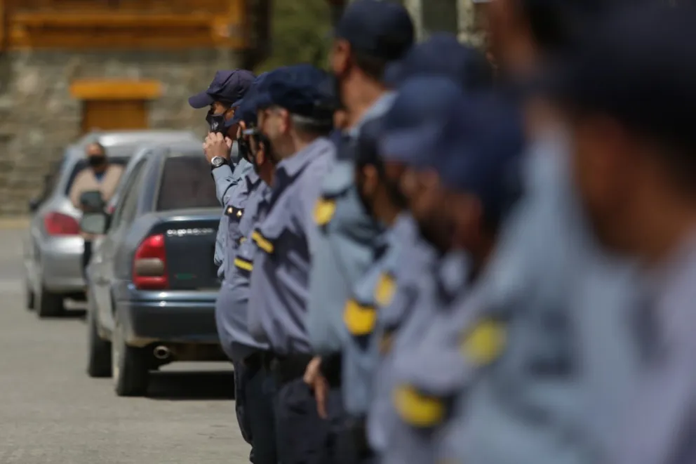 ¿Qué requisitos se solicitan para ser policía?