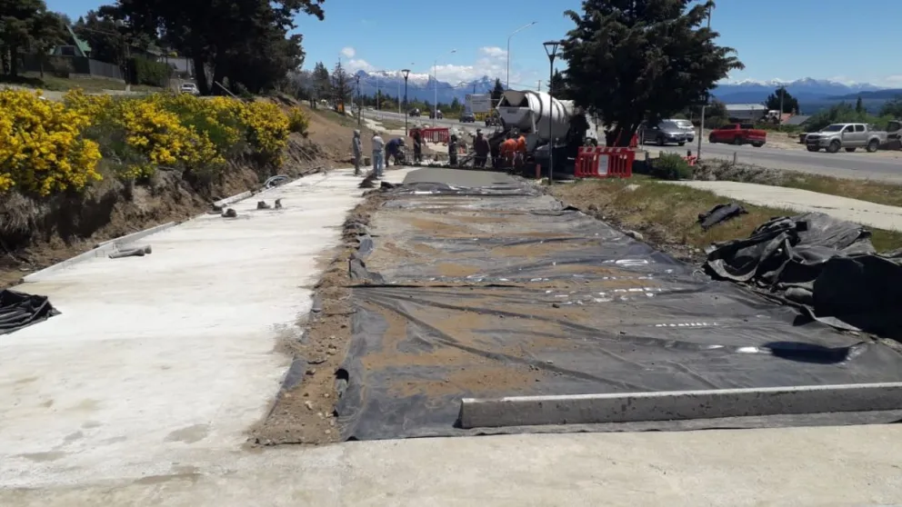Avanza el asfalto en el ingreso a Las Victorias