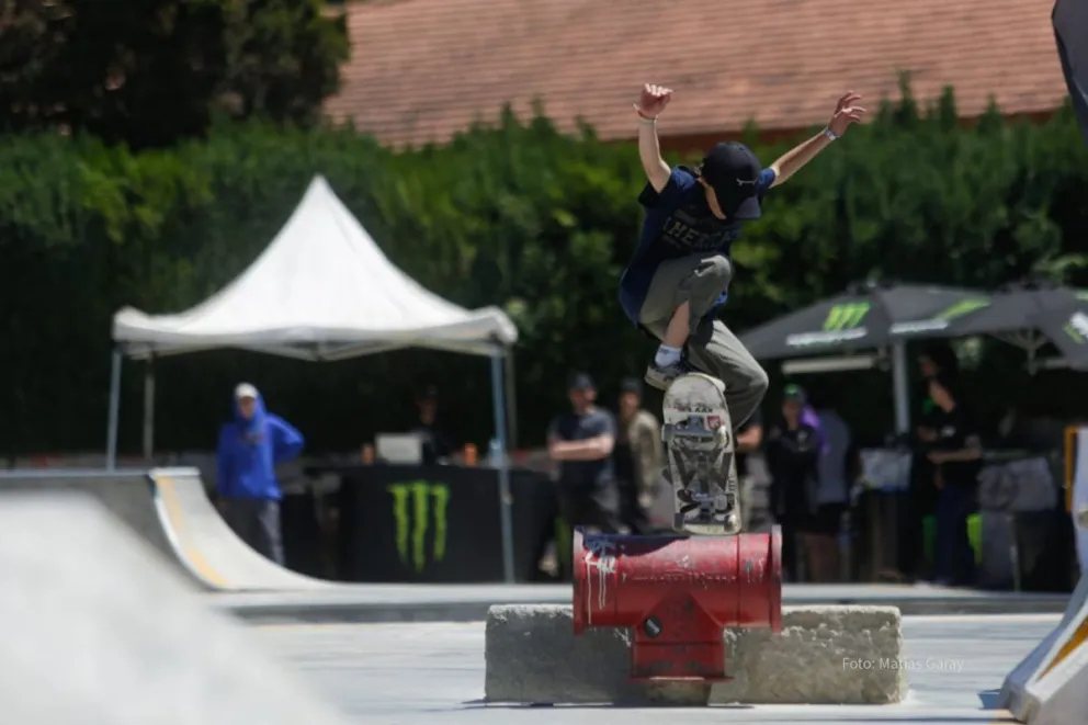 Ayer la Copa Argentina se robó todas las miradas en el skatepark de la ciudad 