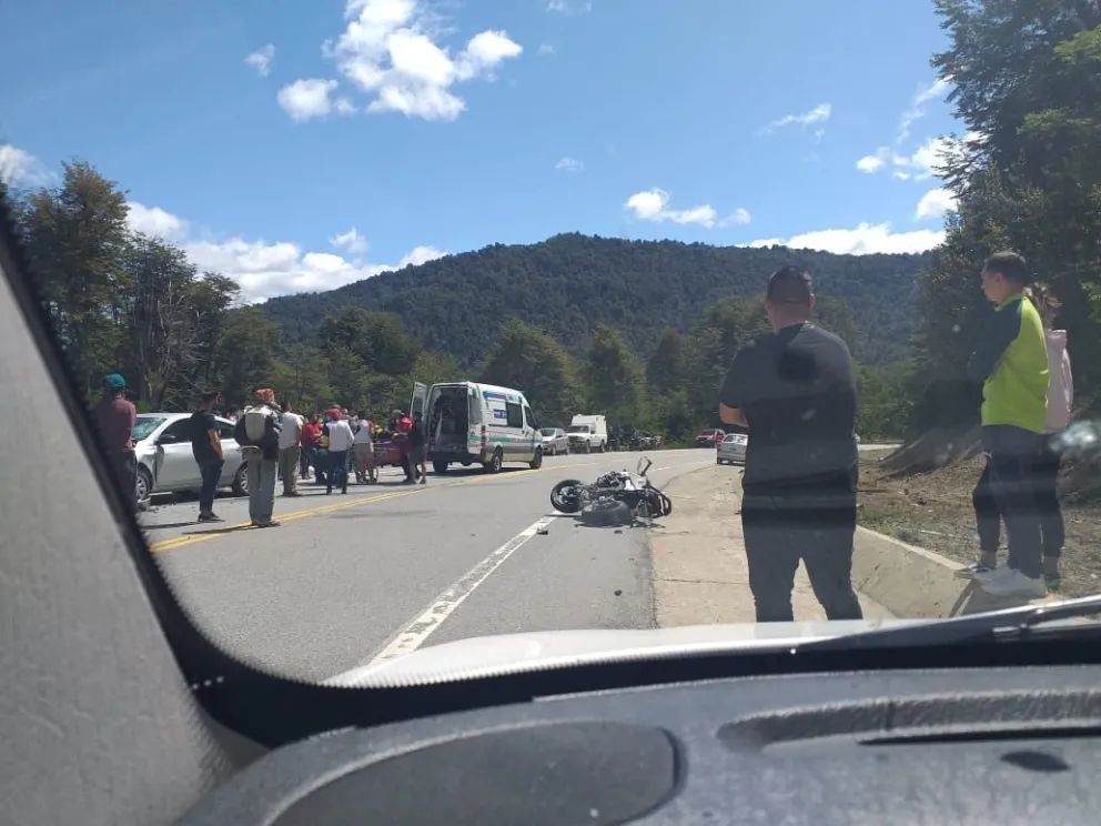 Murió un motociclista tras fatal accidente en la Ruta de los Siete Lagos