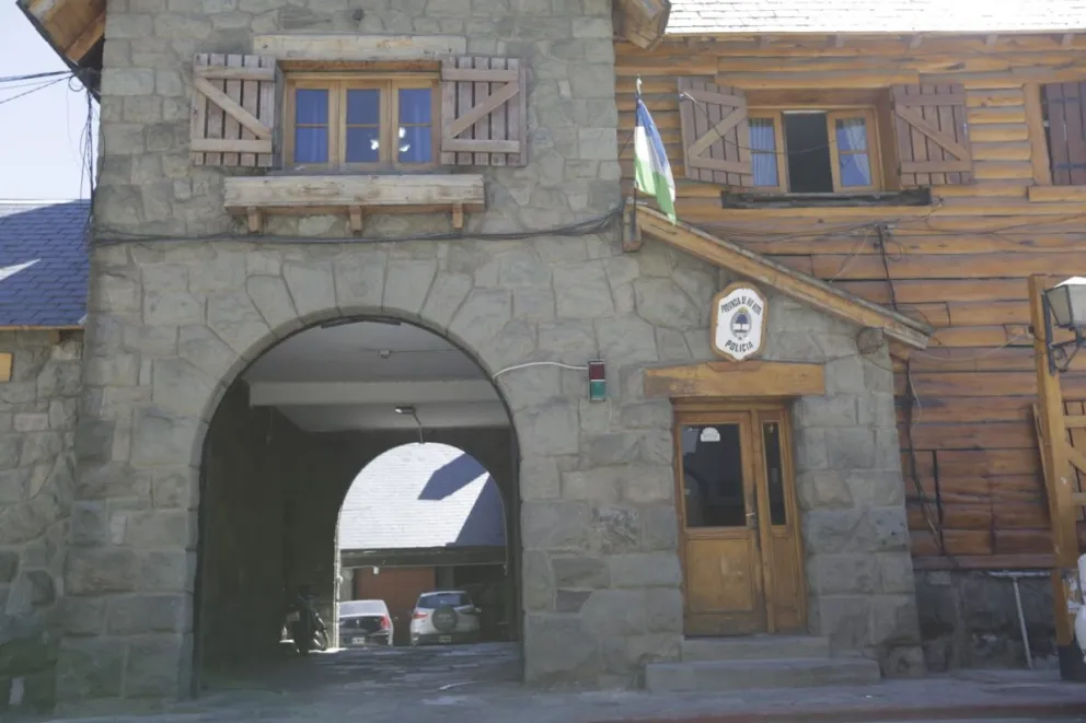 Sustrajo una campera de un comercio, lo siguieron las cámaras y lo detuvieron poco después