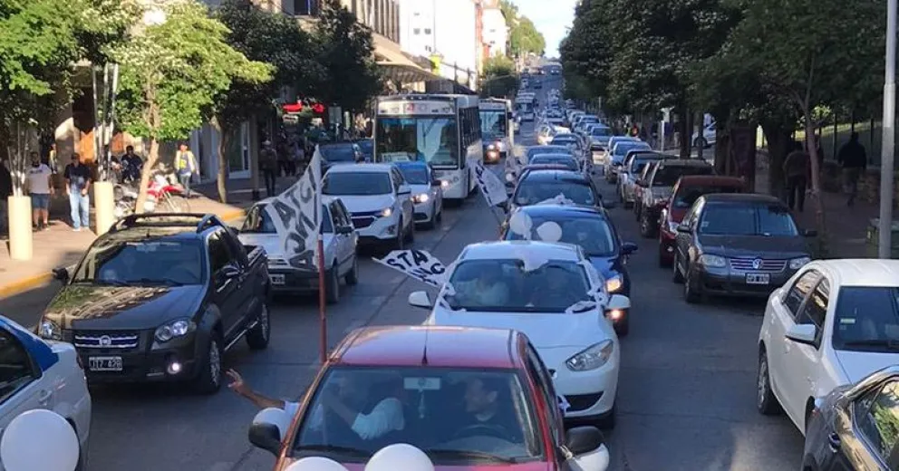 La lista Blanca cerró su campaña con una caravana  