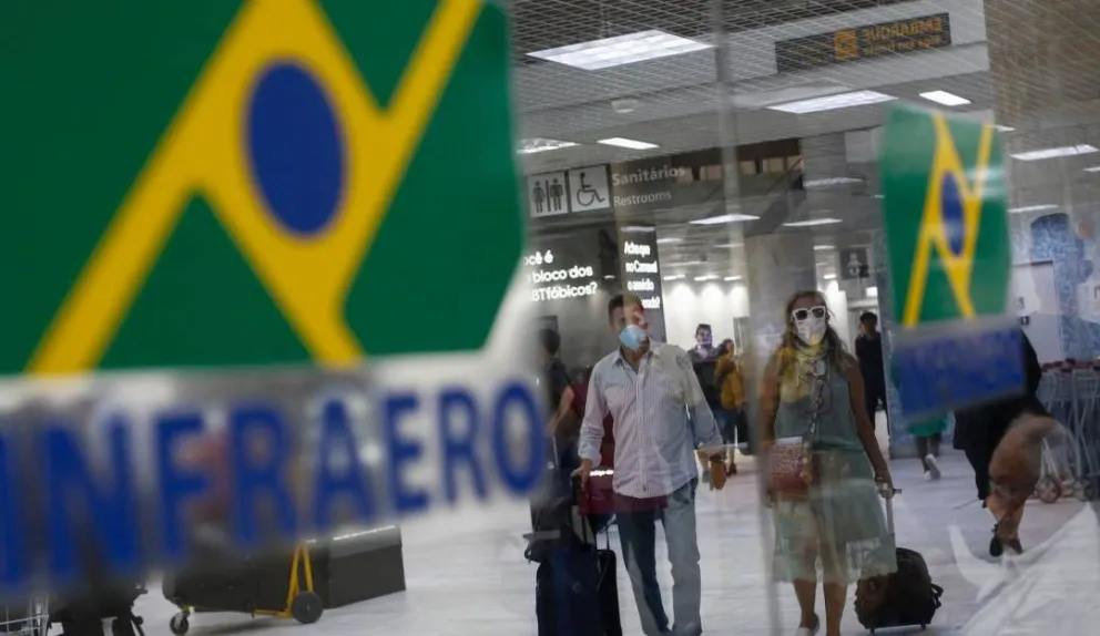 Ómicron: Brasil confirmó los 2 primeros casos de esta variante del coronavirus