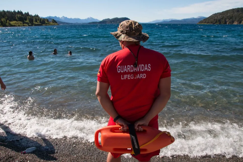 Convocan a examen de reválida para guardavidas particulares