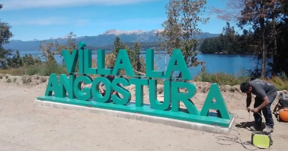 Angostura estrenó su primer cartel de letras corpóreas