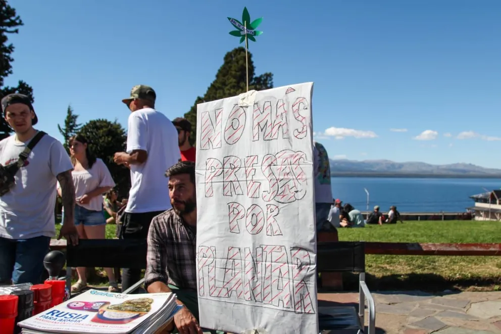 “Consumir y cultivar cannabis es una conducta privada que no debería ser juzgada ni criminalizada” 