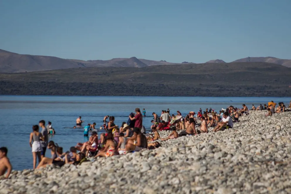Un domingo espectacular y las playas se tapizaron de gente 