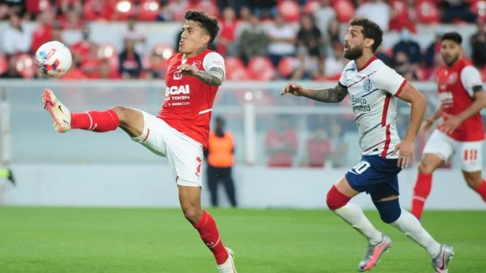 Independiente no pudo con San Lorenzo y empató 1 a 1 en Avellaneda 