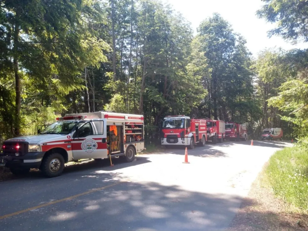 Están contenidos los incendios en el cerro López y el arroyo Angostura