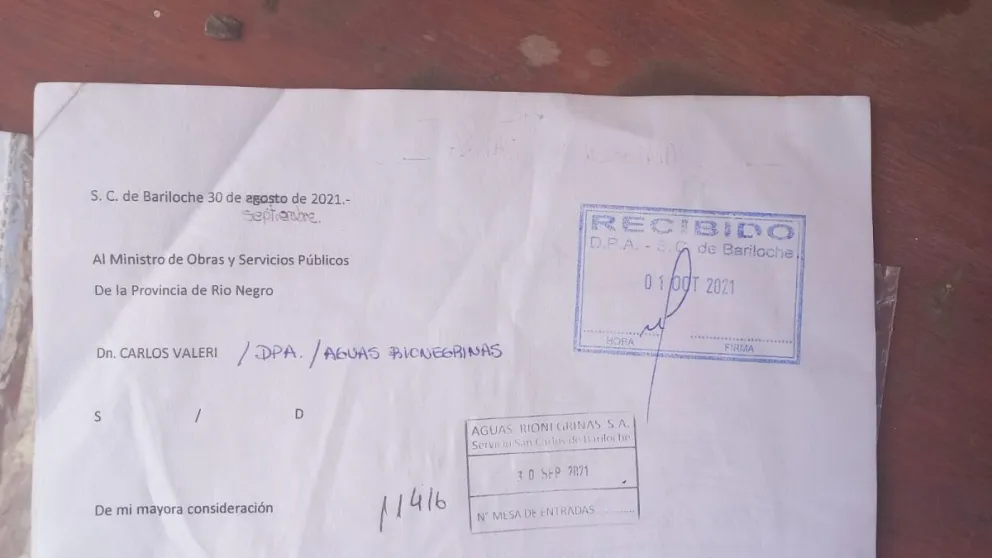 Vecinos del Nahuel Hue muy preocupados por la falta de agua
