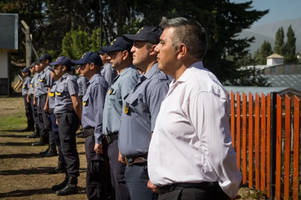Habrá aumento salarial para policías activos y retirados y empleados penitenciarios
