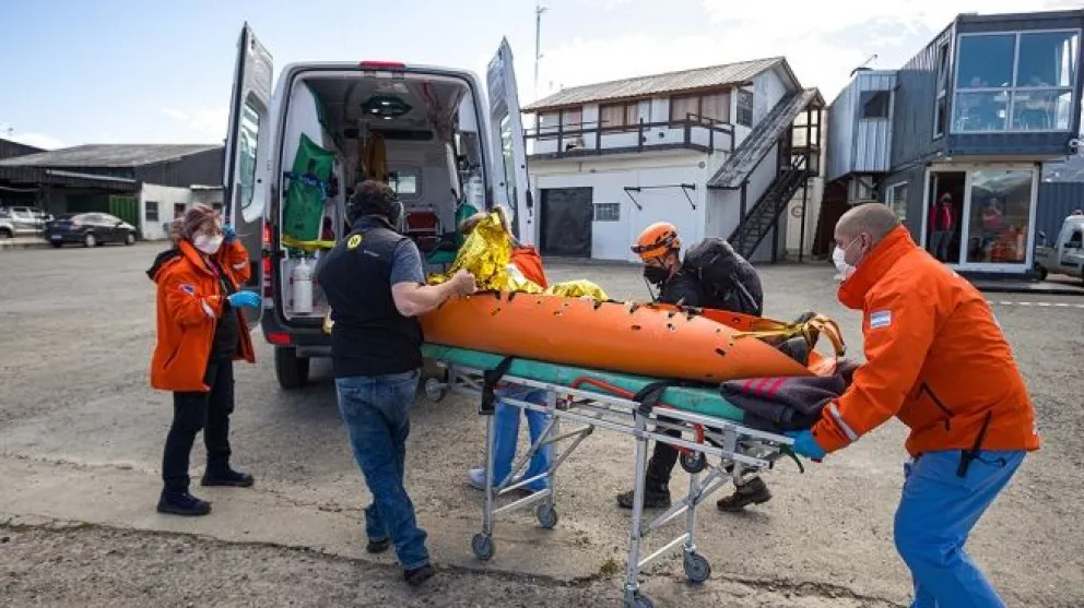 ¡Increíble! Un turista sobrevivió 24 horas en un glaciar de Tierra del Fuego antes de ser rescatado