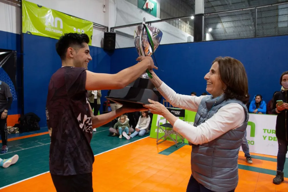 Premios y distinciones en el cierre de la Liga de Vóley de Bariloche