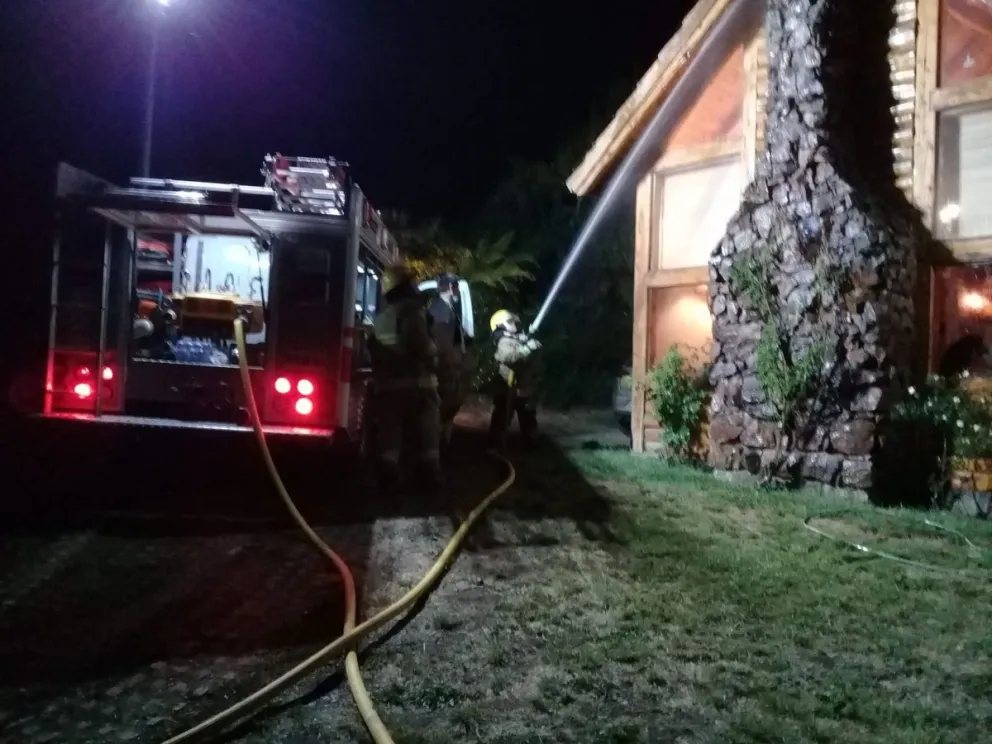 Susto por un principio de incendio en la chimenea de una vivienda 