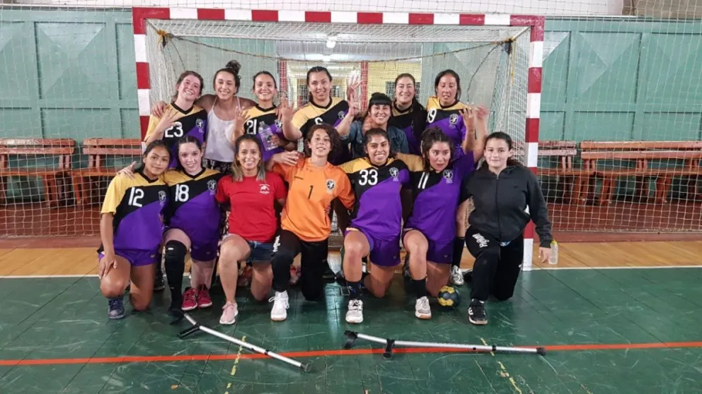 La Escuela Municipal se consagró en mayores damas