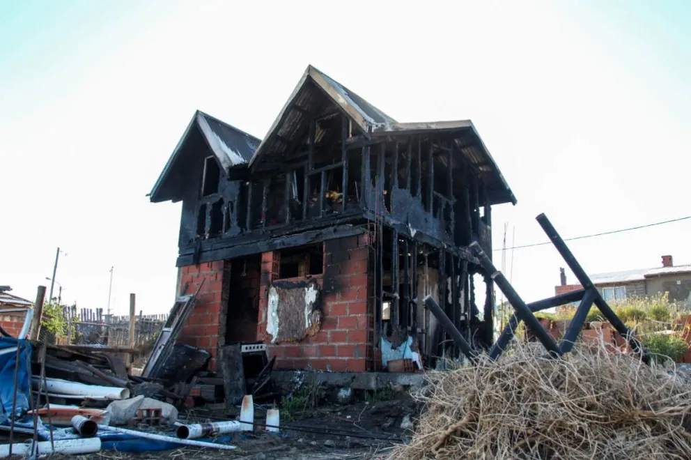 Creen que el incendio del barrio Alun Ruca fue intencional