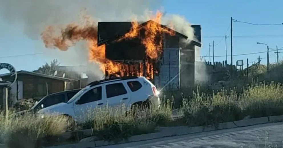 Voraz incendio consumió una vivienda 