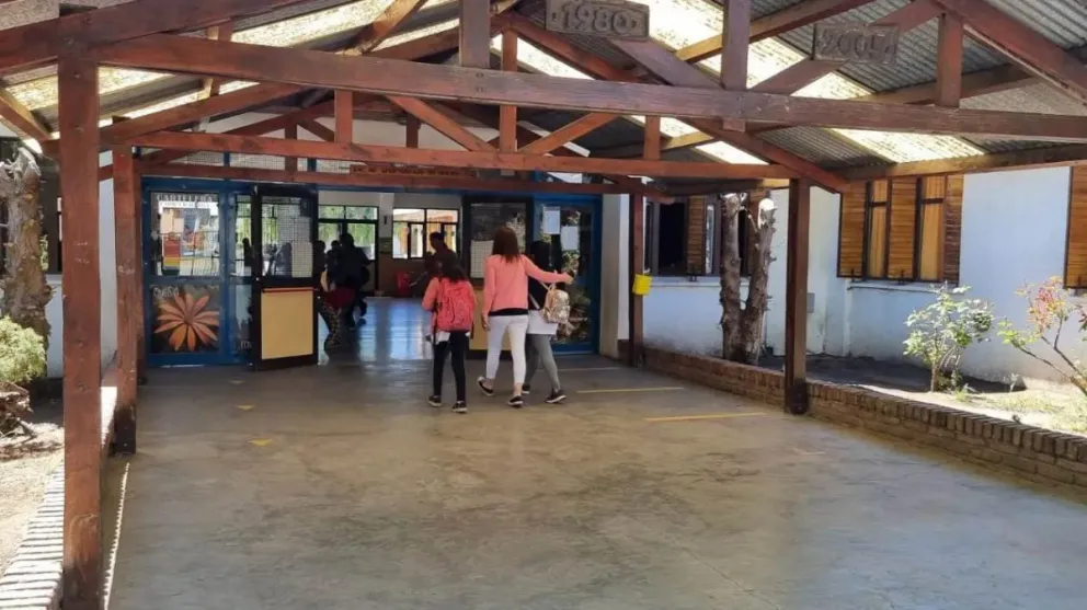 Equipo ETAP acompaña a la comunidad educativa de la Escuela 273 de Bariloche