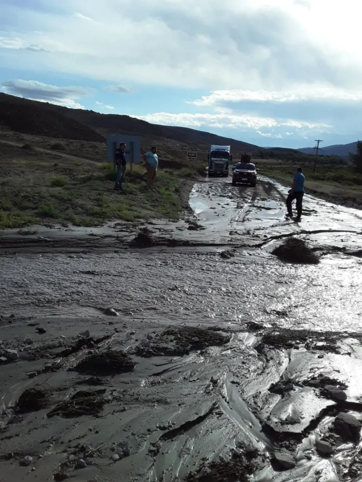 Cortaron hasta nuevo aviso la Ruta 23 entre Comallo y Jacobacci