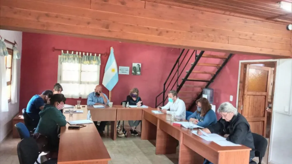 El Concejo Deliberante de Lago Puelo declaró personas no gratas a los diputados que votaron positivo