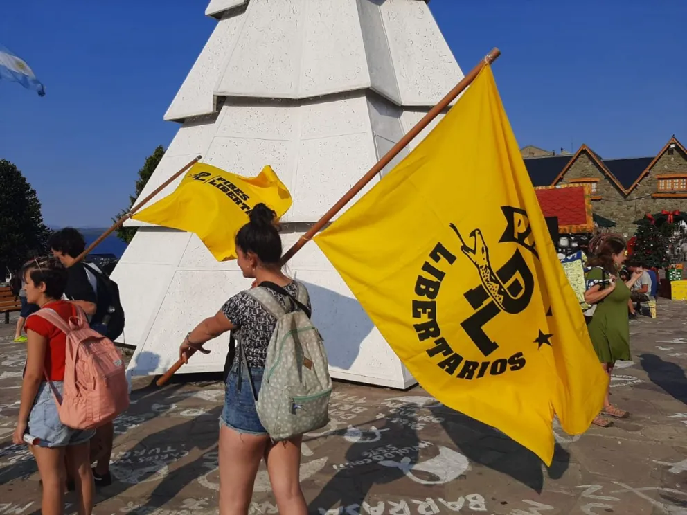 Papá Noel tuvo más éxito que los Pibes Libertarios