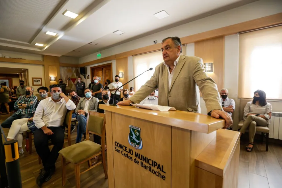 El abogado de Gennuso afirma que la imputación en la causa Techo Digno "es una maniobra política"