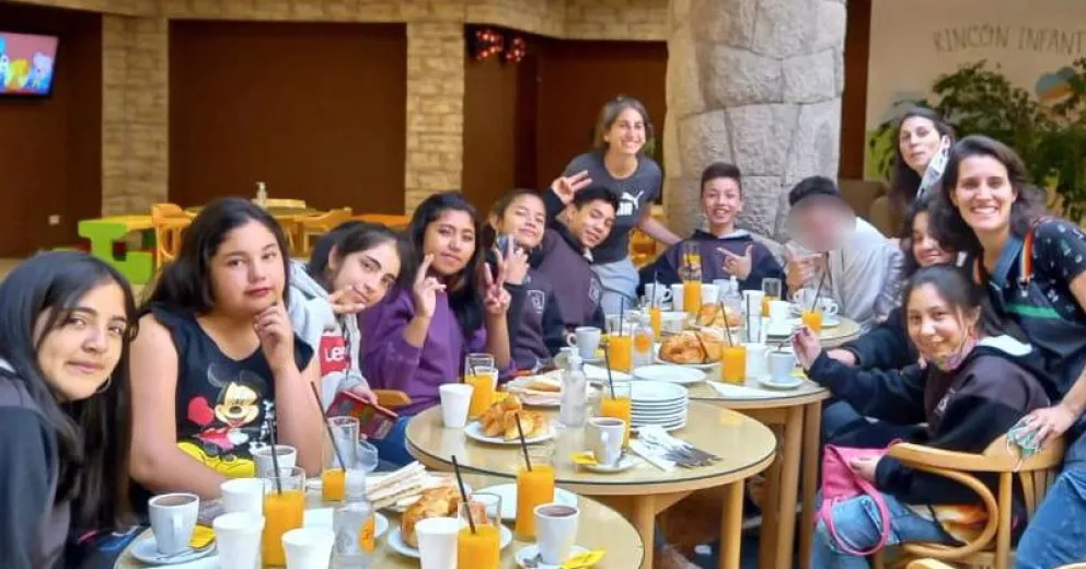 Egresados de la escuela Cailén conocieron lugares emblemáticos de Bariloche