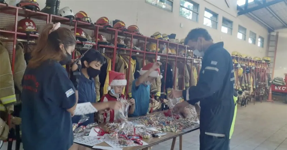Papá Noel también se subirá a una autobomba de Bomberos Voluntarios Campanario